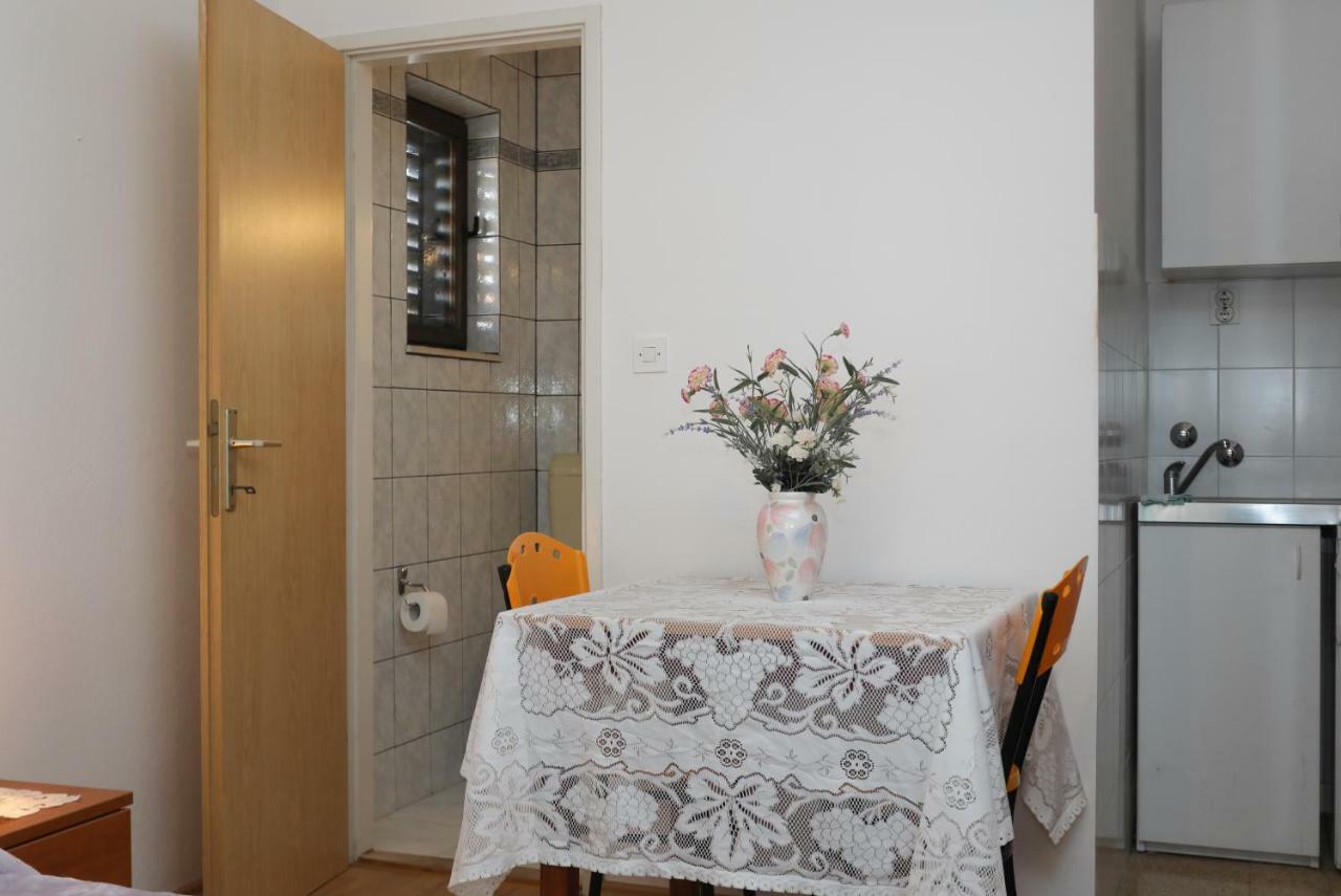 Studio Apartment Ana Supetar Exterior photo