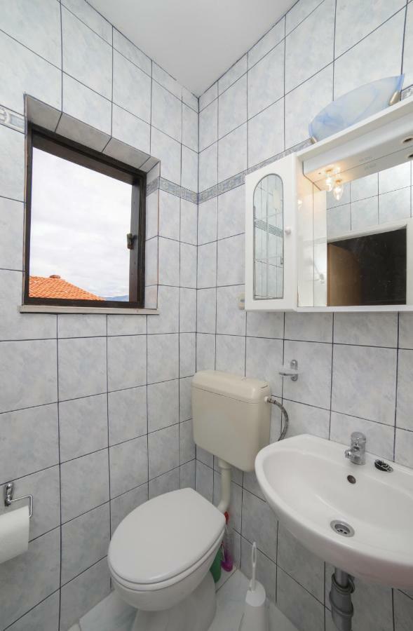 Studio Apartment Ana Supetar Exterior photo